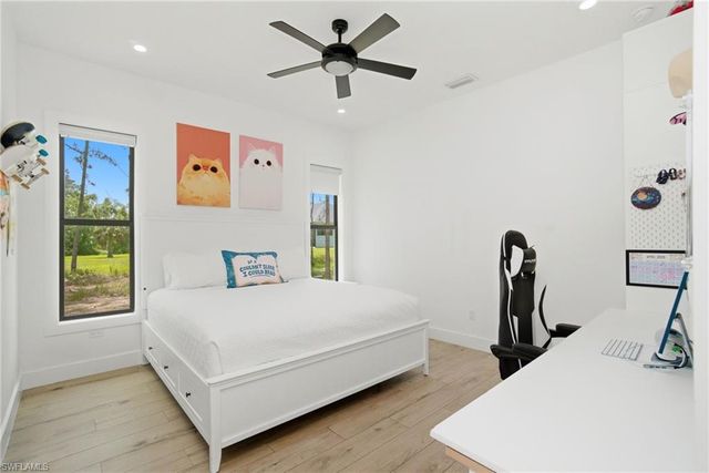 522 31st ST SW, Naples, FL 34117