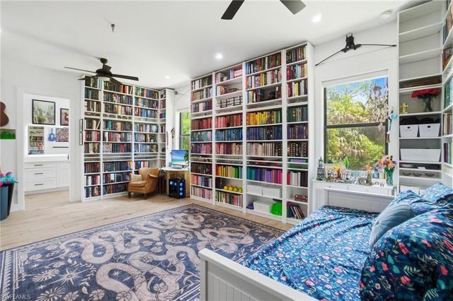 522 31st ST SW, Naples, FL 34117