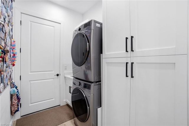 522 31st ST SW, Naples, FL 34117