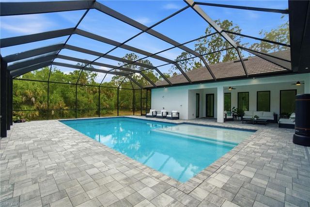 522 31st ST SW, Naples, FL 34117