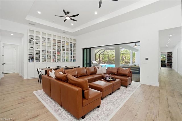 522 31st ST SW, Naples, FL 34117