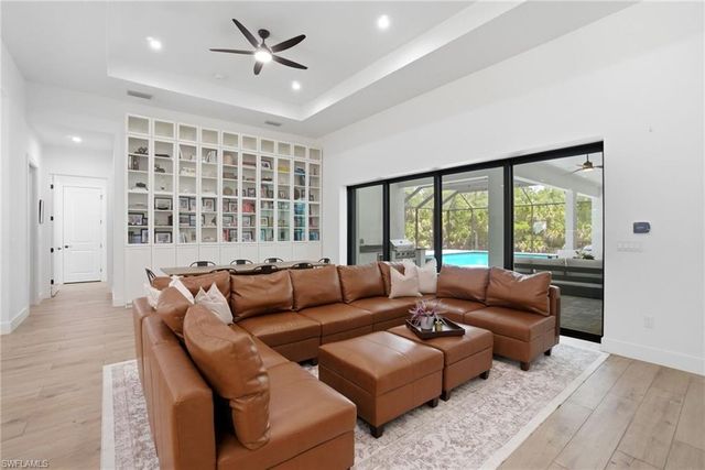 522 31st ST SW, Naples, FL 34117