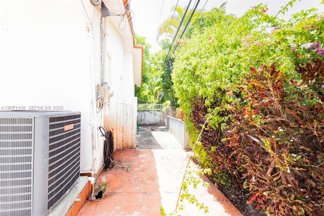 41 Campina Court, Coral Gables, FL 33134