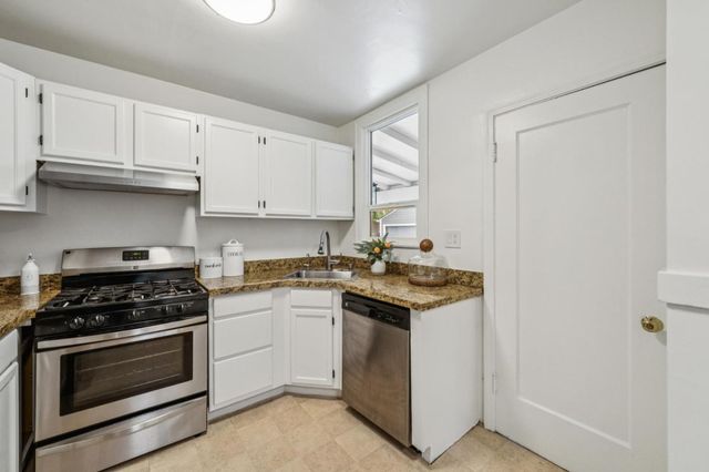 318 Oak Avenue, Redwood City, CA 94061
