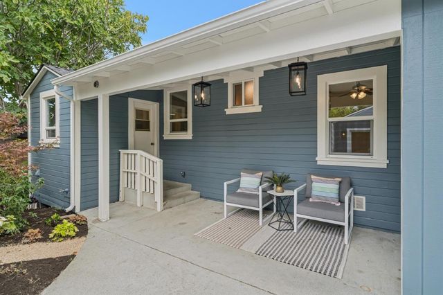 318 Oak Avenue, Redwood City, CA 94061