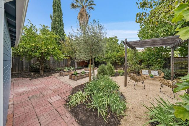 318 Oak Avenue, Redwood City, CA 94061