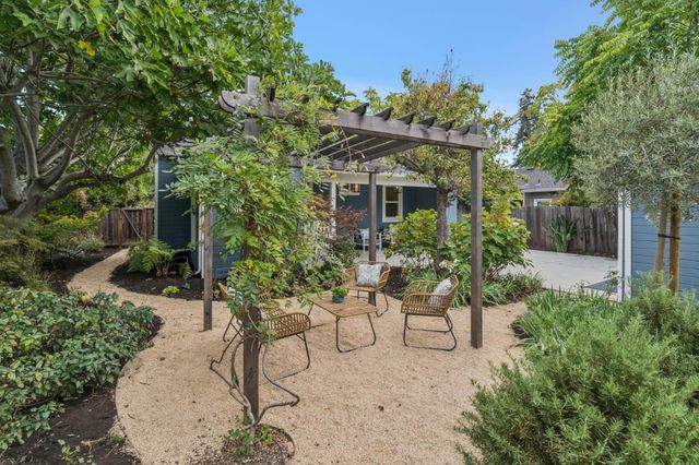 318 Oak Avenue, Redwood City, CA 94061