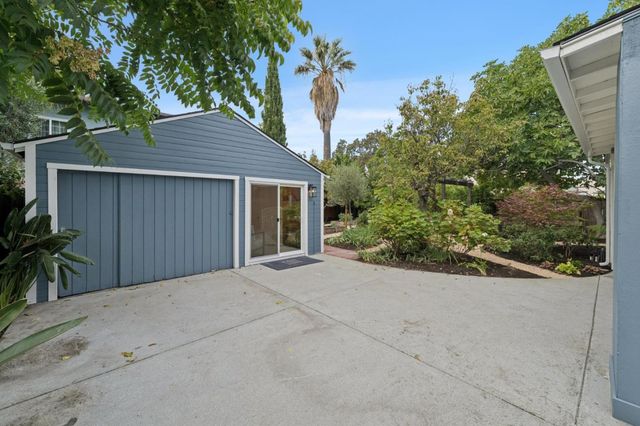 318 Oak Avenue, Redwood City, CA 94061