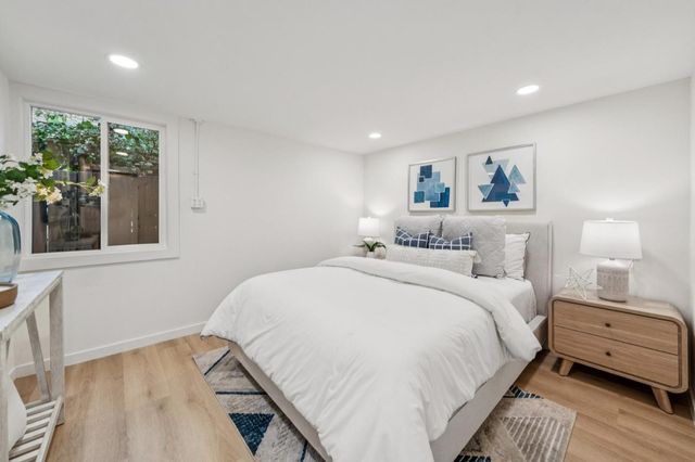 318 Oak Avenue, Redwood City, CA 94061