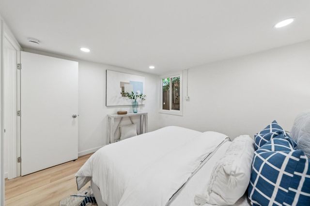318 Oak Avenue, Redwood City, CA 94061