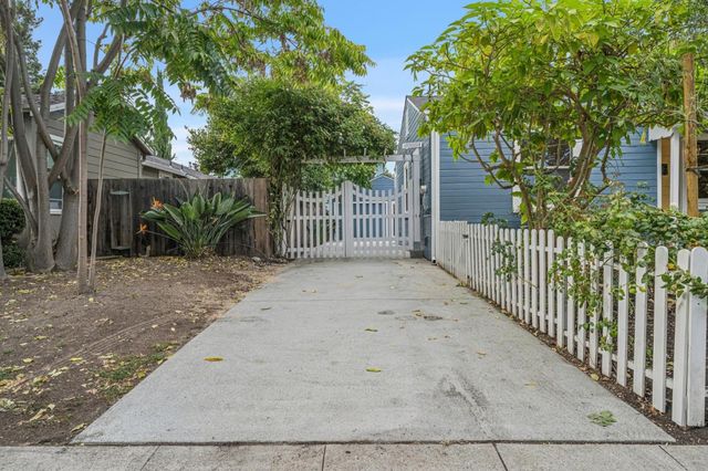 318 Oak Avenue, Redwood City, CA 94061