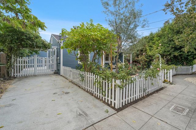 318 Oak Avenue, Redwood City, CA 94061