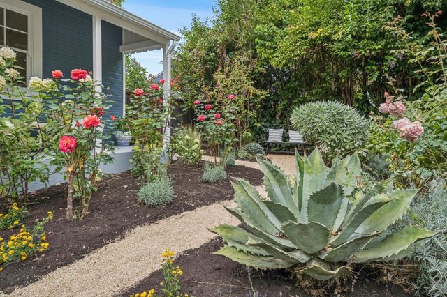 318 Oak Avenue, Redwood City, CA 94061