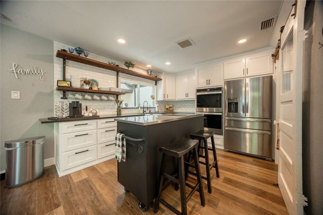 5620 Oak View Drive, Fort Worth, TX 76112