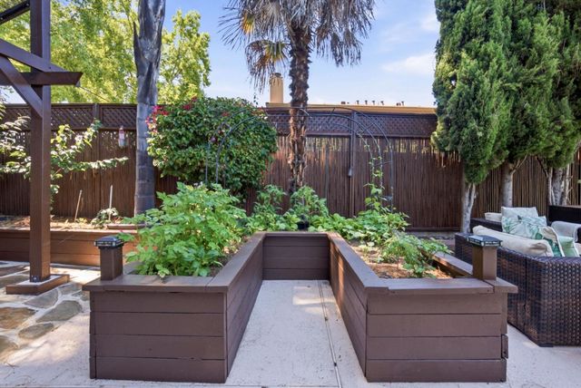 14 Viento Drive, Fremont, CA 94536