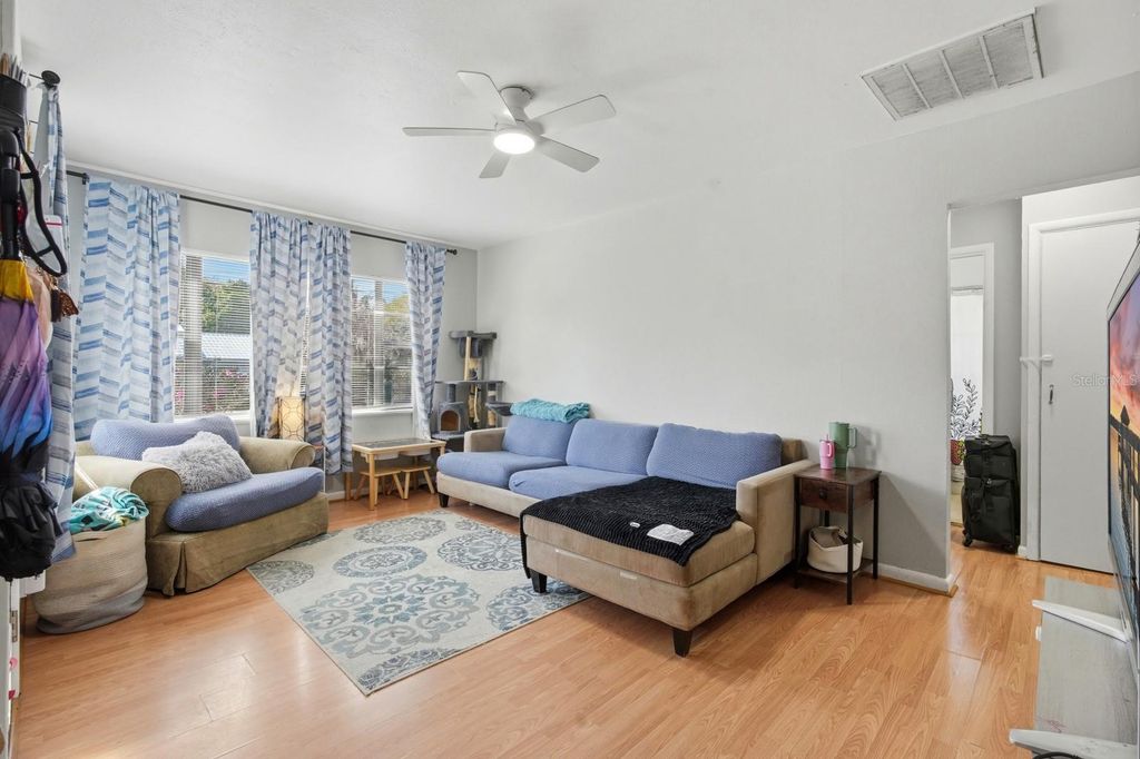 Image 6 of property listing at 2627 MYRTLE AVENUE, Mims, FL 32754