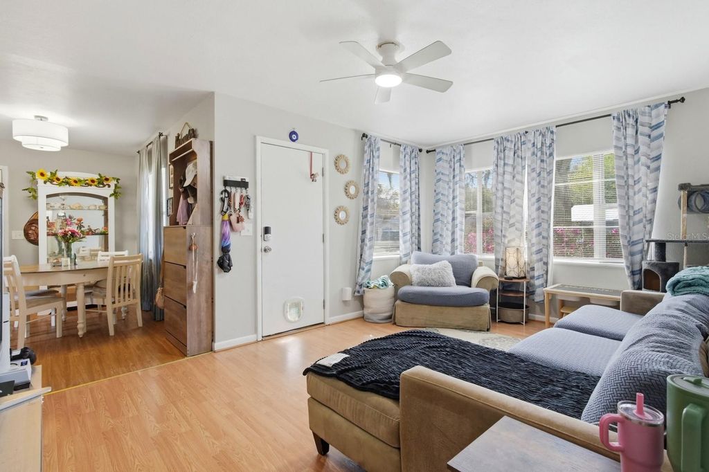 Image 7 of property listing at 2627 MYRTLE AVENUE, Mims, FL 32754