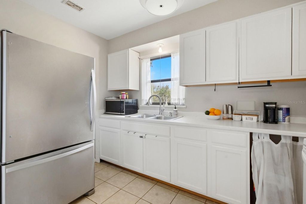 Image 9 of property listing at 2627 MYRTLE AVENUE, Mims, FL 32754