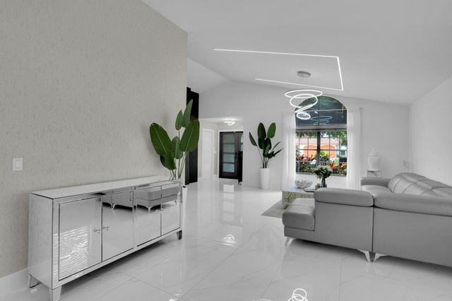 469 NW 38th Avenue, Deerfield Beach, FL 33442