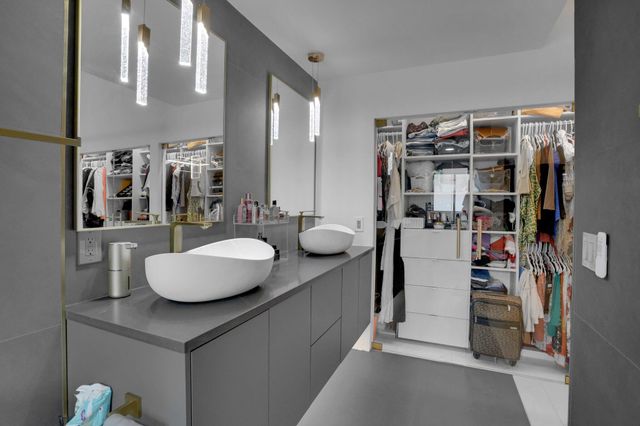 469 NW 38th Avenue, Deerfield Beach, FL 33442