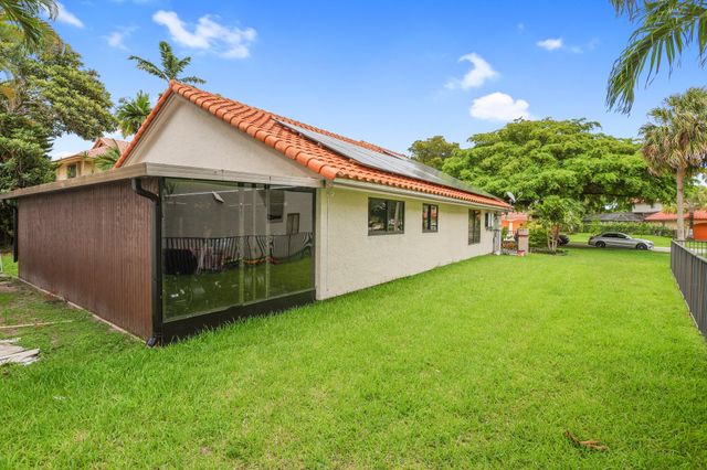 469 NW 38th Avenue, Deerfield Beach, FL 33442