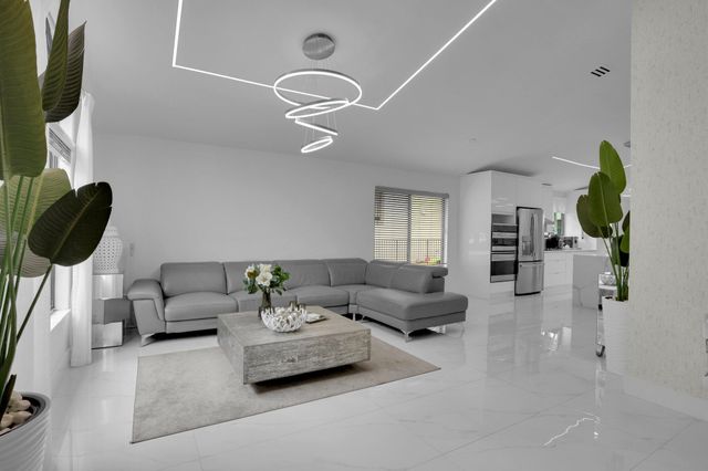 469 NW 38th Avenue, Deerfield Beach, FL 33442