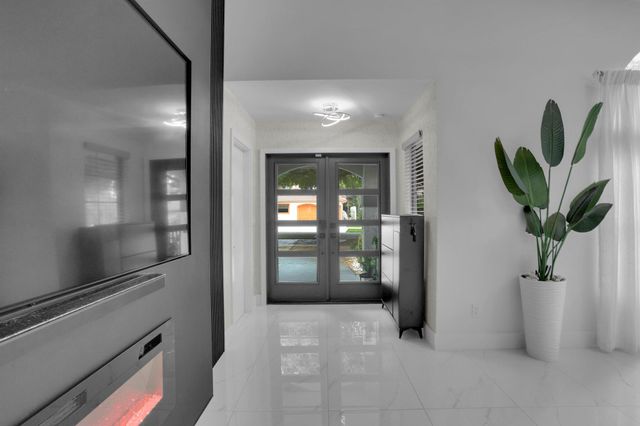 469 NW 38th Avenue, Deerfield Beach, FL 33442