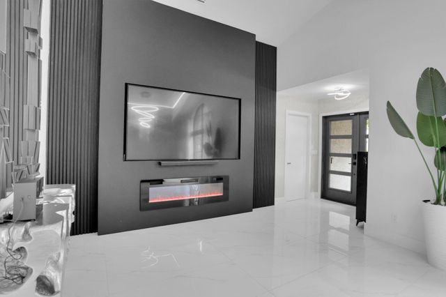 469 NW 38th Avenue, Deerfield Beach, FL 33442