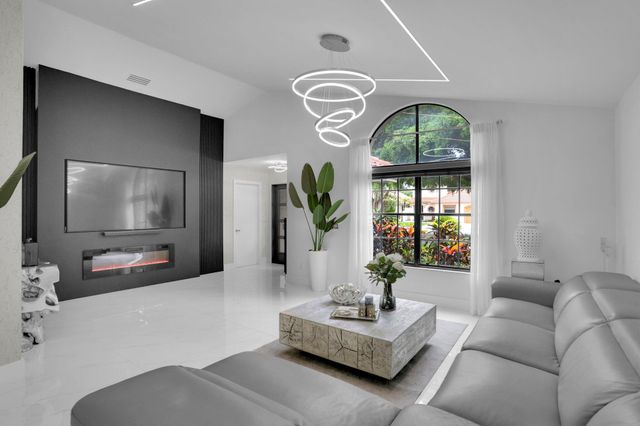 469 NW 38th Avenue, Deerfield Beach, FL 33442