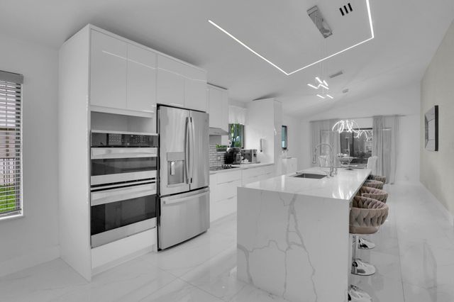 469 NW 38th Avenue, Deerfield Beach, FL 33442