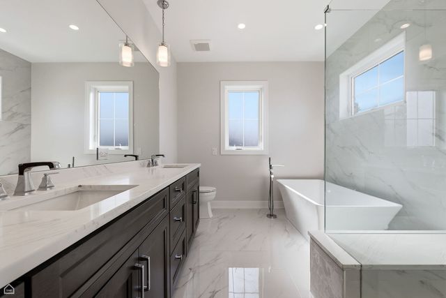 1220 Courtland Avenue, Park Ridge, IL 60068