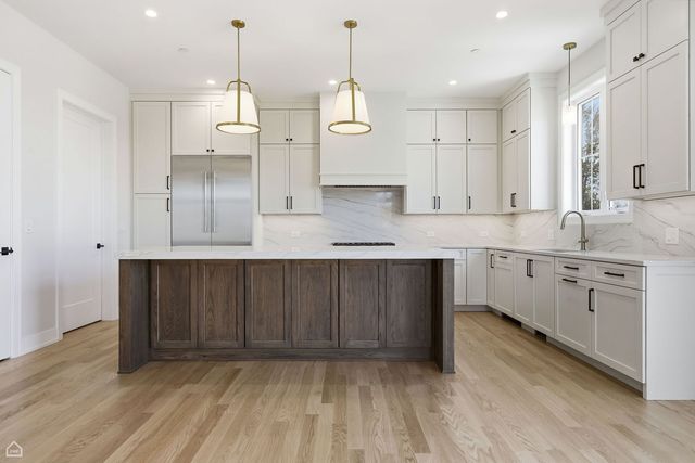 1220 Courtland Avenue, Park Ridge, IL 60068