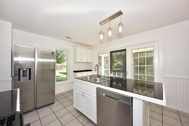 918 Cedar STREET, West Bend, WI 53095