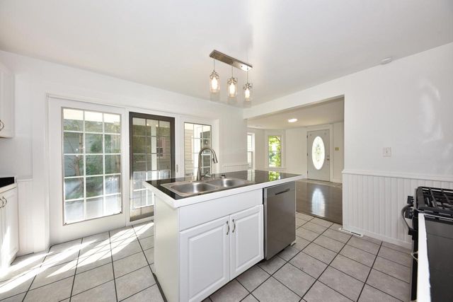 918 Cedar STREET, West Bend, WI 53095