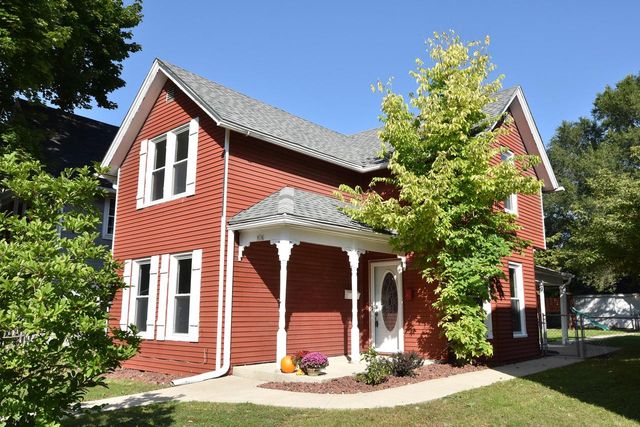 918 Cedar STREET, West Bend, WI 53095