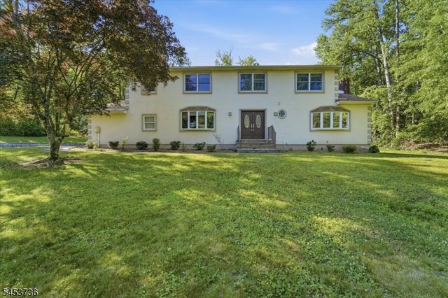 6 King Arthurs Ct, Edison Twp., NJ 08820
