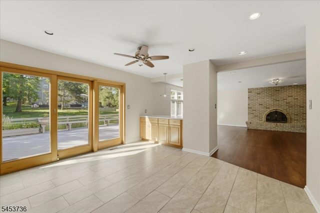 6 King Arthurs Ct, Edison Twp., NJ 08820