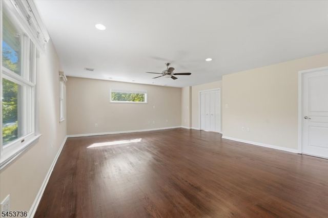 6 King Arthurs Ct, Edison Twp., NJ 08820