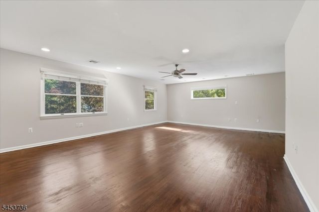 6 King Arthurs Ct, Edison Twp., NJ 08820