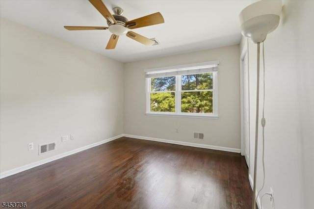 6 King Arthurs Ct, Edison Twp., NJ 08820