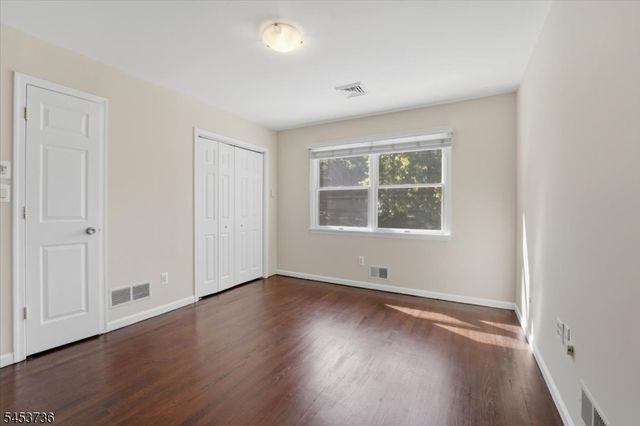 6 King Arthurs Ct, Edison Twp., NJ 08820