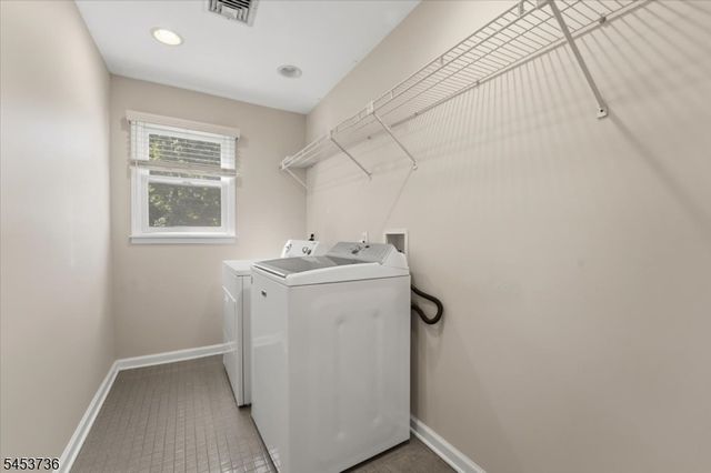 6 King Arthurs Ct, Edison Twp., NJ 08820