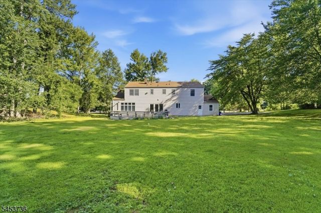 6 King Arthurs Ct, Edison Twp., NJ 08820