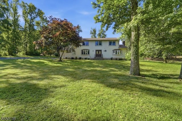 6 King Arthurs Ct, Edison Twp., NJ 08820