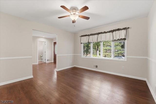 6 King Arthurs Ct, Edison Twp., NJ 08820