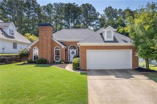 180 Glen Holly Drive, Roswell, GA 30076