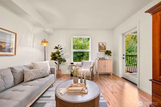 690 32nd Street #408, Bellingham, WA 98225