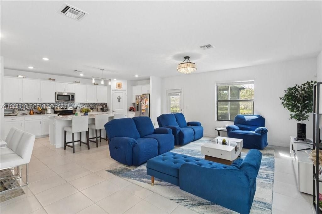 6018 Henderson Way, West Palm Beach, FL 33415
