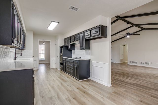 824 Sandpiper Drive, Denton, TX 76205