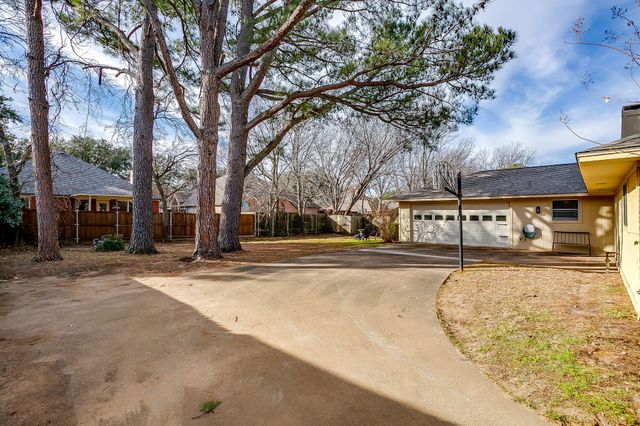 824 Sandpiper Drive, Denton, TX 76205